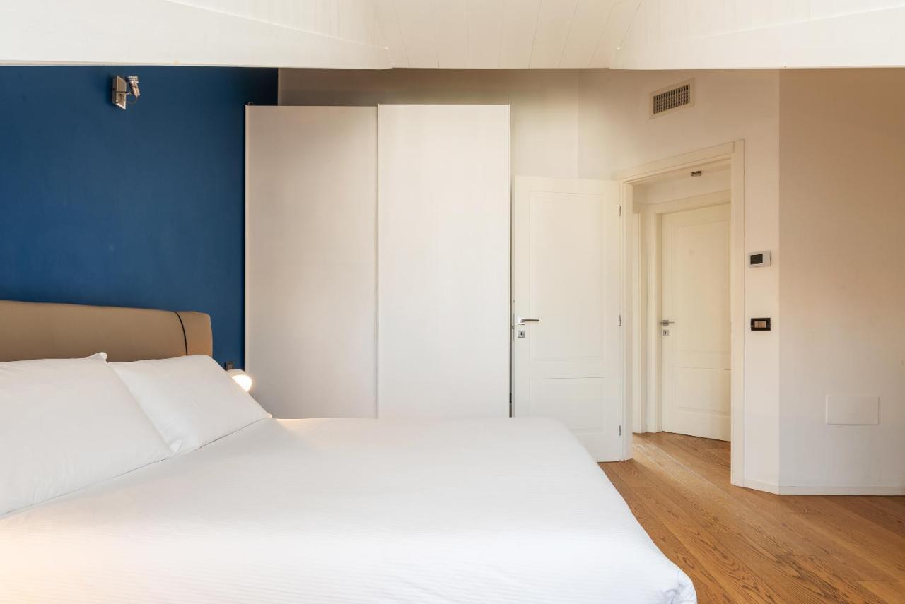 Easyhomes - Brera Luxury Suites Mediolan Zewnętrze zdjęcie