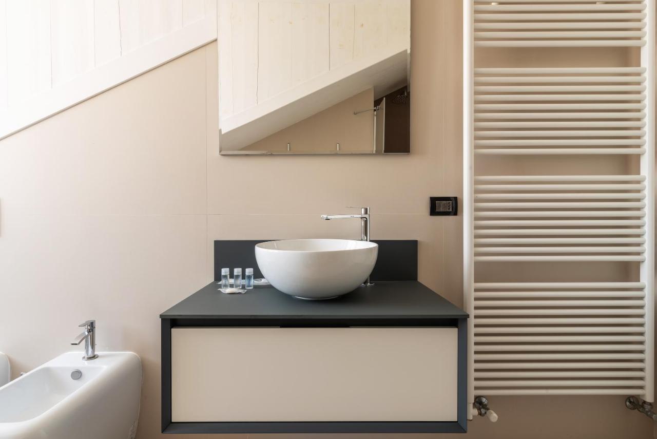 Easyhomes - Brera Luxury Suites Mediolan Zewnętrze zdjęcie