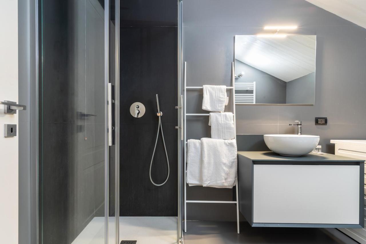 Easyhomes - Brera Luxury Suites Mediolan Zewnętrze zdjęcie